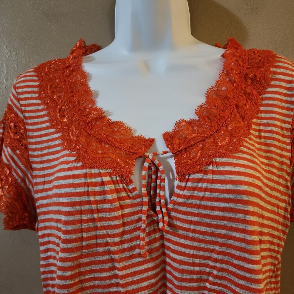 Dream Out Loud Selena Gomez Womens Top Size L Orange Gray Striped Lace Tee - Picture 3 of 7